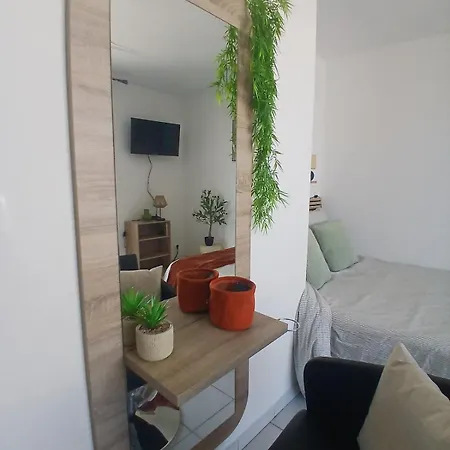 Mediterranean Cocoon Parking Loggia Washing Machine דירה
