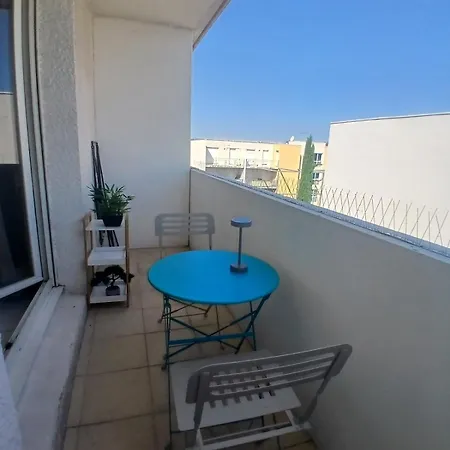 Mediterranean Cocoon Parking Loggia Washing Machine Nîmes