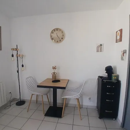 Mediterranean Cocoon Parking Loggia Washing Machine Appartement